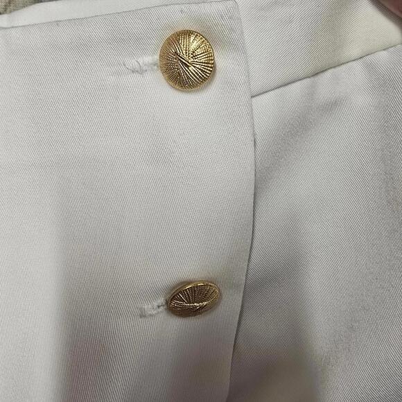 Vintage White‎ Women's Casual Skorts with Gold Button Detail 14 - Picture 3 of 7